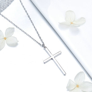 Collier minimaliste avec pendentif croix, chaîne à maillons plaquée rhodium, unisexe, à porter tous les jours, bijoux chrétiens - Product Image 4