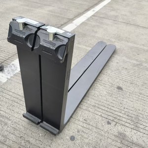 Pièces de rechange pour fourche en fer/métal, construction robuste pour une utilisation durable dans les industries de détail. Poids net 100 kg - Product Image 3