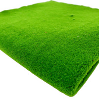 Vente en gros de tapis en mousse artificielle pour décoration d'intérieur en plastique synthétique Tapis en mousse pour gazon artificiel vert
