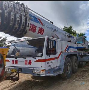 Zoomlion QAY200 Grúa móvil hidráulica todo terreno 200t con componentes centrales Motor Caja de cambios Cojinete de bomba de motor - Product Image 1