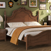 Lit en bois massif de style rétro américain, chambre principale minimaliste moderne, lit double de style vintage