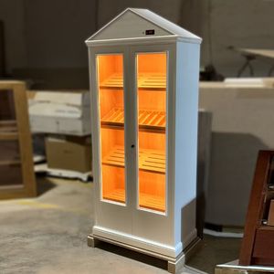 스페인산 삼나무와 가습기가 포함된 삼각형 상단 상업용 시가 캐비닛 휴미더, 매장/바용 디스플레이 케이스 도매 - Product Image 1