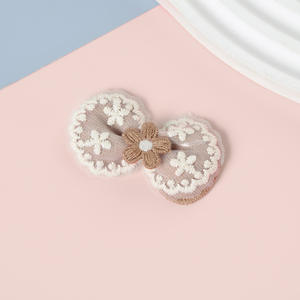 Parches Termoadhesivos de Chenilla de Goma Bordados Ecológicos Personalizados con el Alfabeto Griego para Chaquetas y Sudaderas de la Fraternidad Alpha Phi Alpha - Product Image 2