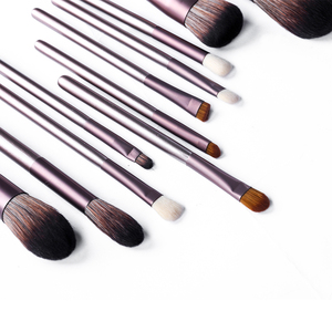 Ensemble de pinceaux de maquillage avec manche en bois personnalisé à la mode - Product Image 3