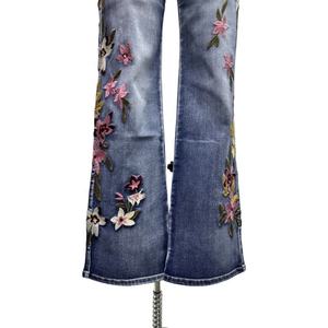 กางเกงยีนส์เดนิมสีน้ำเงินฟอกแบบใหม่สำหรับผู้หญิง ปักลายดอกไม้ เอวสูง ทรงขาบาน สไตล์ลำลอง ทรงสกินนี่ - Product Image 6