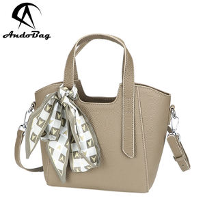 Sacs à main pour femmes en cuir véritable AndoBag, sac bandoulière grande capacité, sac à main tendance rétro avec ruban 1636 - Product Image 1