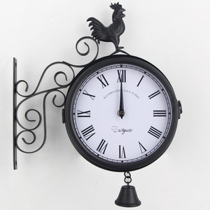Reloj de <span class=keywords><strong>gallo</strong></span> para colgar en la pared de hierro minimalista, decoración artística creativa para el hogar, reloj colgante de doble cara, sala de estar - Product Image 1