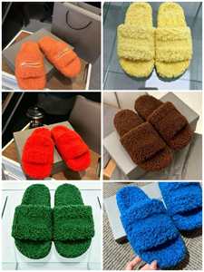 Zapatillas de plataforma de invierno para mujer, pantuflas de interior multicolor para dama, suaves y esponjosas con bordado, pantuflas cálidas de piel. - Product Image 5