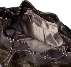 Bolso de Hombro de Lujo para Mujer, Tipo Cubo, con Cordón, de Piel Sintética y Peluche, Diseño de Caramelo, para Invierno, de Fábrica OEM - Product Image 6