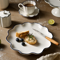 Assiettes de service en porcelaine blanche LovingHome, style minimaliste, bord nuage, durables et résistantes à la chaleur