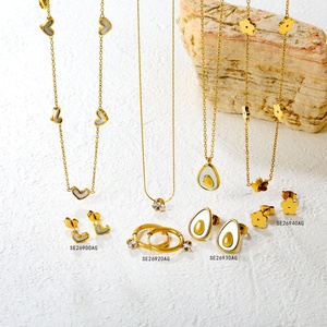 Ensemble de bijoux 3 pièces en forme de cœur, fleur et coquillage avec zircon, étanche, en acier inoxydable plaqué or 18 carats, comprenant boucles d'oreilles et collier pour femme - Product Image 2