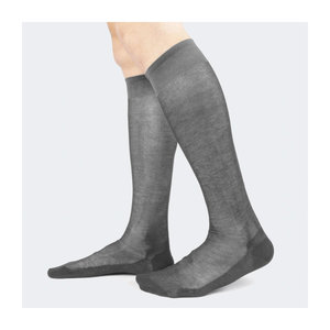 Calcetines italianos de algodón 100% hasta la rodilla Calcetines largos elegantes de diferentes colores para hombres con logotipo tejido Blanco y marrón-Suministro ODM - Product Image 1