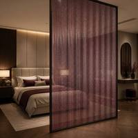 Paravent translucide rouge vin en verre cannelé avec intercouche en maille métallique scintillante pour chambre et salon