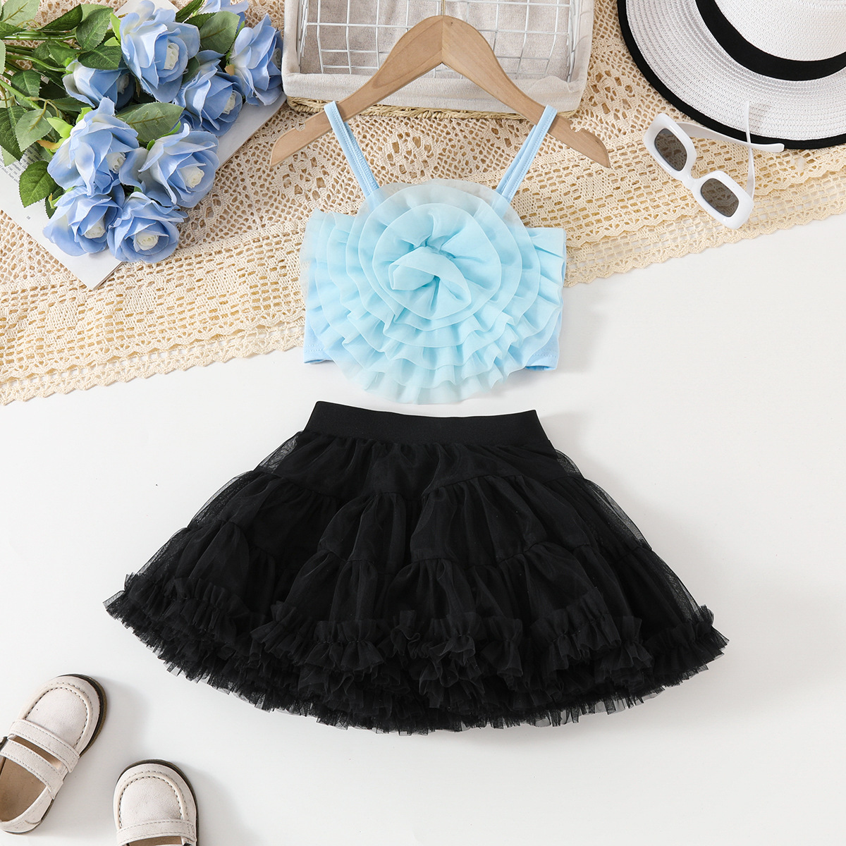 Light bule + Skirt