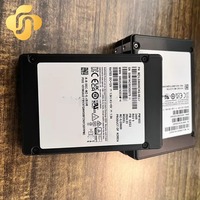 PM1653 7.68T  Lecteur SSD SAS 24Gb HS à lecture intensive  MZILG7T6HBLA-00A07