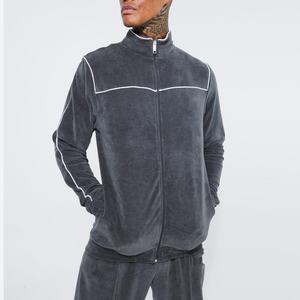 ชุดเซ็ตเสื้อฮู้ดซิปและกางเกงวอร์มกำมะหยี่คุณภาพสูงขายส่ง ชุดวอร์มกำมะหยี่สองชิ้นสำหรับผู้ชาย - Product Image 4