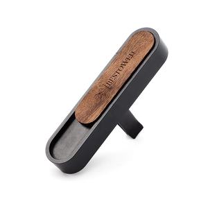 Diffuseur de parfum, <span class=keywords><strong>huile</strong></span> <span class=keywords><strong>essentielle</strong></span>, éclairage d'ambiance, alliage métallique, accessoires d'intérieur de voiture de luxe en cuir, vente en gros - Product Image 2