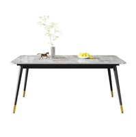 Table à manger en pierre frittée de luxe léger, rectangulaire, aspect marbre, plateau en pierre, pieds en métal noir et or, table de cuisine moderne minimaliste