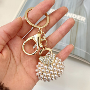 Portachiavi di Lusso con Strass e Perle, Ciondolo a Forma di Mini Borsa Carina per <span class=keywords><strong>Donna</strong></span>, Accessorio per Borsa, Portachiavi in Metallo per Auto, Regalo - Product Image 2
