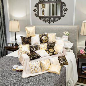 Funda <span class=keywords><strong>De</strong></span> Almohada cuadrada con estampado dorado clásico europeo, superventas para uso doméstico <span class=keywords><strong>en</strong></span> <span class=keywords><strong>Amazon</strong></span> para sofás y cojines - Product Image 4