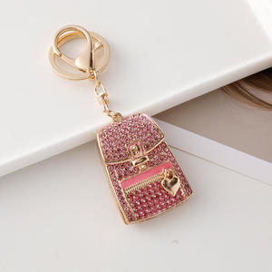 Nuovo Portachiavi con Ciondolo a Forma di Cuore con Diamanti, Charm per Zaino con Strass per Coppie - Product Image 3