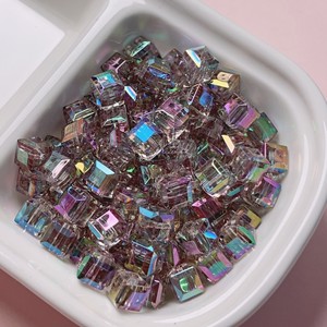 Высокопрозрачные цветные переливающиеся акриловые бусины-призмы AB Diamond в форме маленьких квадратов с отверстиями для цепочек для телефонов и браслетов - Product Image 4