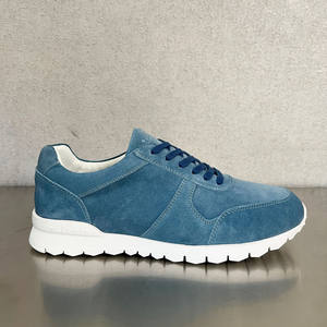 รองเท้าหนังวัวฟอกสไตล์เรโทรสำหรับผู้ชาย ขายส่งจากโรงงาน ดีไซน์สปอร์ตและลำลองระดับไฮเอนด์ เหมาะสำหรับเดินเล่นอย่างมีสไตล์ - Product Image 1