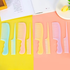 หวีพลาสติกหลากสี ใช้ได้หลากหลาย สำหรับใช้ในบ้านและเป็นของขวัญ - Product Image 2