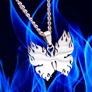 Collier pendentif tendance en acier inoxydable motif papillon flamboyant avec chaîne maille forçat pour homme/femme, idéal pour les fêtes et les cadeaux (vente en gros) - Product Image 5