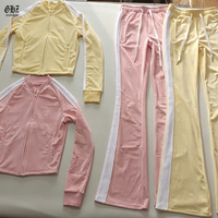 Setelan Olahraga Wanita Kasual Beludru dengan List Samping Custom Berkualitas Tinggi, Jaket Velour dan Celana Jogger 2 Potong, Pakaian Wanita