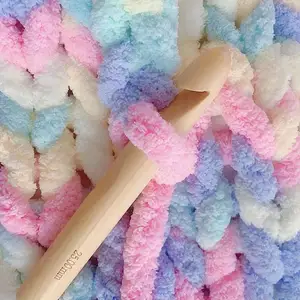 Chine Usine Approvisionnement Direct 100% Polyester Chenille Fantaisie Fil Doux Moelleux 2 cm Couverture À La Main Chunky Fil <span class=keywords><strong>250</strong></span> <span class=keywords><strong>g</strong></span> - Product Image 1