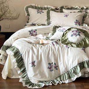 Juego de Ropa de Cama de Algodón de Fibra Larga 100% Algodón Estilo Francés, con Volantes Florales, Funda de Edredón, Fundas de Almohada y Sábanas para Uso Doméstico - Product Image 1