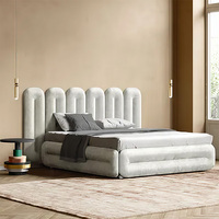 Lit de luxe Art Modern King Cadre en bois massif Pieds en métal Meubles de chambre à coucher en velours bleu vert rouge