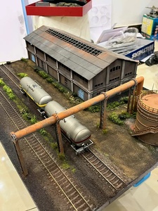 Diorama de Fábrica Abandonada a Escala HO 1:87 con Almacén y Tanques de Petróleo Compatible con Piko Roco <span class=keywords><strong>Faller</strong></span> 60x40cm - Product Image 3