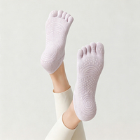 Chaussettes de yoga antidérapantes à cinq doigts pour femmes, avec grip en silicone, pour le Pilates et le sport (vente en gros)