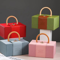 Boîtes cadeaux en carton rigide personnalisées avec revêtement UV, laminage mat, emballage recyclable pour logo personnalisé
