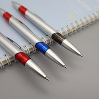 Stylo bille en plastique rouge et bleu double face en gros avec logo personnalisé imprimé pour cadeaux promotionnels et écriture quotidienne au bureau