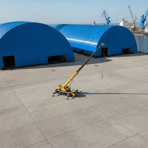 ออกแบบมาเพื่อการเล่นบาสเกตบอลและแบดมินตัน สนามกีฬาในร่มหลังนี้ผสานการออกแบบที่ทันสมัยเข้ากับโครงสร้างเหล็กสำเร็จรูปน้ำหนักเบา - Product Image 6