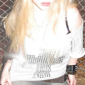 Camiseta de Manga Corta con Hombro Descubierto y Pedrería Cruzada, Estilo Y2K, Sexy, para Mujer, Venta al Por Mayor, 2026 - Product Image 3