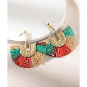 Pendientes tejidos, Pendientes colgantes con flecos de diseño tejido de rafia a la moda para mujer Uionen 1003 - Product Image 4