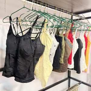 Top Deportivo Sin Costuras para Mujer, <span class=keywords><strong>de</strong></span> <span class=keywords><strong>Segunda</strong></span> <span class=keywords><strong>Mano</strong></span>, con Relleno y Tirantes Ajustables - 2 en 1 con Sujetador Incorporado para Comodidad Durante Todo el Día - Product Image 6