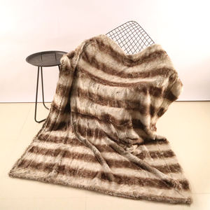 Comfort Luxury Eco-Friendly Ultra Soft Fluffy Plush Faux Fur Throw Mantas para invierno primavera - Product Image 3