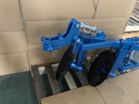 Cultivateur agricole à 2 disques de 8 à 15 CV, tracteur à chenilles avec boîte de vitesses et moteur, motoculteur rotatif pour un travail de terrain efficace
