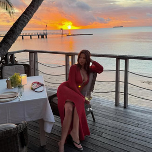 Vestido Largo Elegante <span class=keywords><strong>de</strong></span> Manga Larga para <span class=keywords><strong>Fiesta</strong></span> <span class=keywords><strong>de</strong></span> Cumpleaños, Color Rojo Oscuro, Estilo Casual, para Playa, con Volantes, Diseño Modesto, Fabricante OEM - Product Image 1