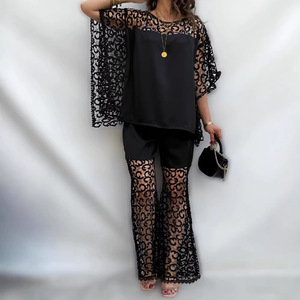 <span class=keywords><strong>Blusa</strong></span> de mujer personalizable <span class=keywords><strong>con</strong></span> diseño de encaje calado negro, manga murciélago holgada, top de crepé, camisa oversize de verano - Product Image 4