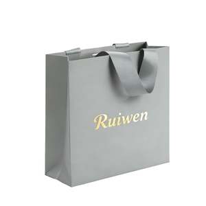 Sac en papier de luxe personnalisé avec logo estampé à chaud en feuille d'or, sac cadeau pour bijoux avec poignée en ruban - Product Image 6