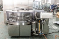 Ligne de production entièrement automatique de lavage, séchage, remplissage et bouchage de flacons, ligne d'assemblage et de traitement de bouteilles en verre