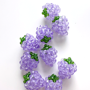 Abalorios de Fresa 3D con Cuentas |   Colgante de Fruta de Cristal Hecho a Mano para la Creación de Joyería DIY: Pendientes, Pulseras, Collares y Correas para Teléfono - Product Image 3