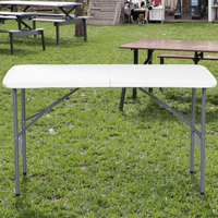 Table pliante portable moderne en plastique de 1,2 m, mobilier d'extérieur léger en plastique pour la salle à manger de la cour, les parcs et les hôtels