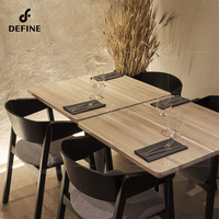Meubles commerciaux résistants de restaurant d'hôtel en bois de conception carrée compacte à base de métal de durabilité ensembles de table de salle à manger